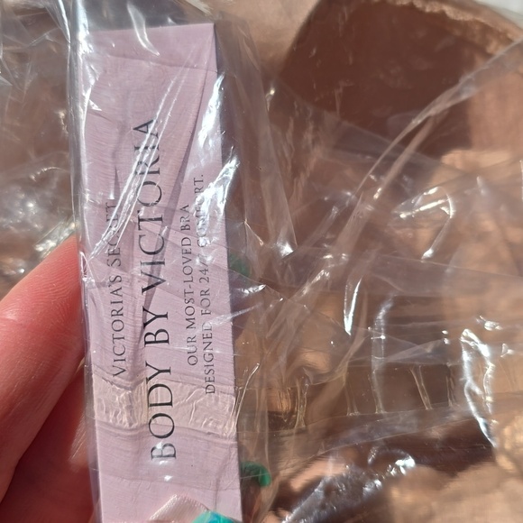 Victoria's Secret Perfect Shape Racerback front close Push-up Bra 40D New beige - Picture 7 of 9